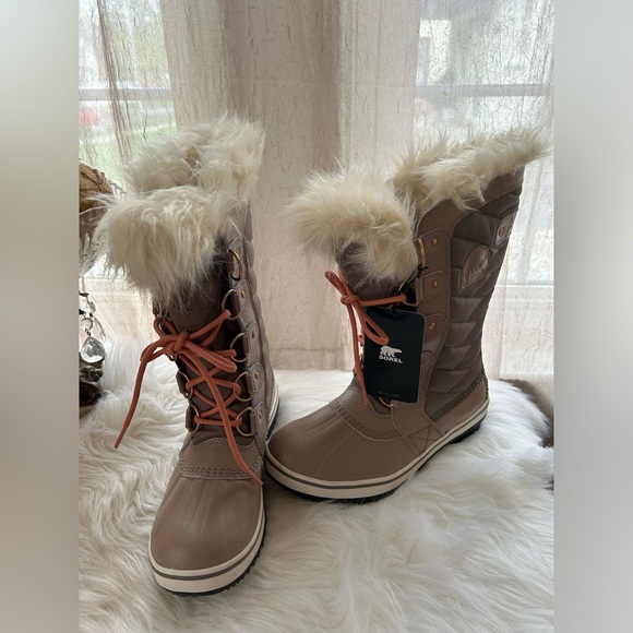 Sorel Tofino II NWT Waterproof Boots SZ 6 - Picture 3 of 16